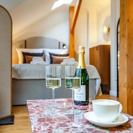 Mr 3 アパートホテル 4*