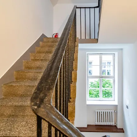 Mr 3 Hotel apartamentowy 3*